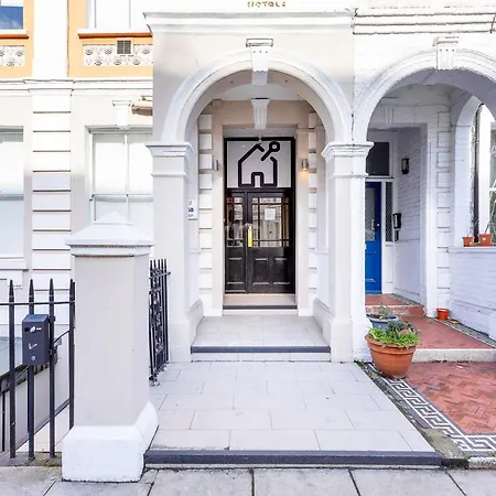 Relay - 109 Warwick Road Apartment London