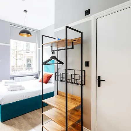 Relay - 60 Warwick Road Apartment