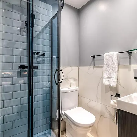 Apartment Relay - 109 Warwick Road London