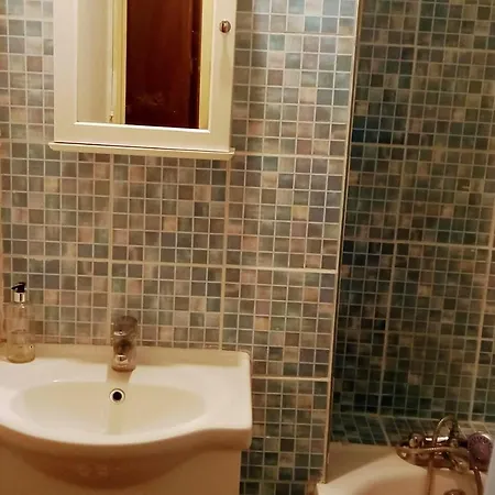 Lovely 2-bed In Battersea Apartment *