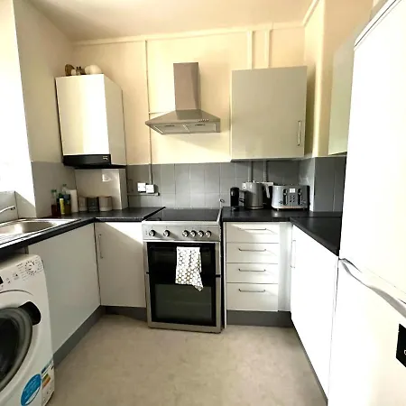 Charming 2-bed Flat With Balcony Close To White Westfield Appartement