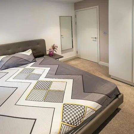 Stylish Manhattan Style Apartment London