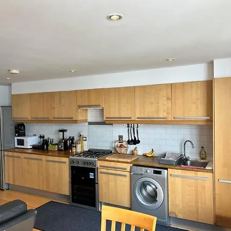 Double Or Twin In A Sharing House Zone 2 Apartment London