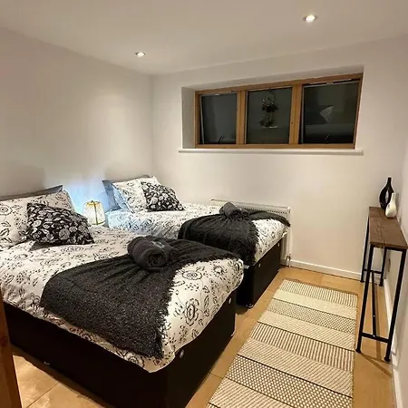 Double Or Twin In A Sharing House Zone 2 Apartment