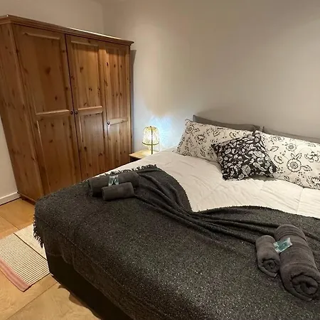 Double Or Twin In A Sharing House Zone 2 Apartment London