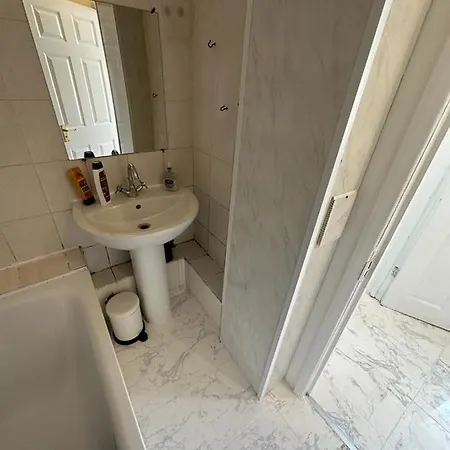 4 Floor New Miles London