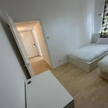 Apartment 4 Floor New Miles *