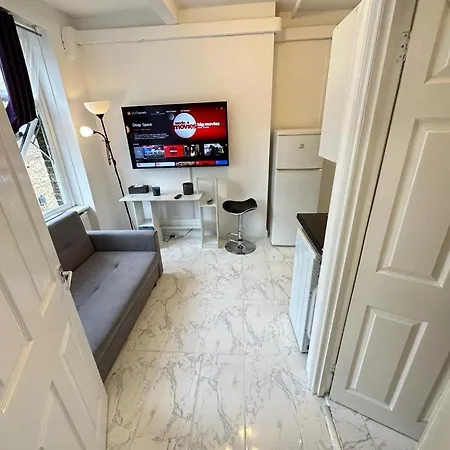 4 Floor New Miles * London