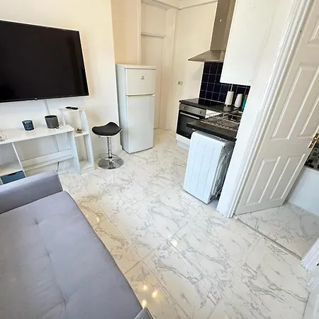 4 Floor New Miles Apartment