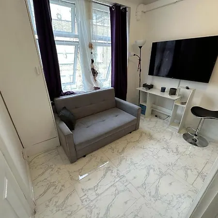 4 Floor New Miles London