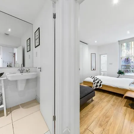 3-bedroom Flat In Sleeps 14 Hy1 *