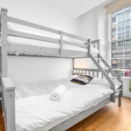3-bedroom Flat In Sleeps 14 Hy1 *