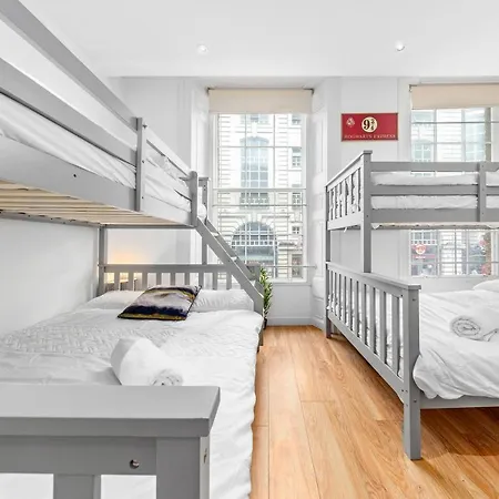 3-bedroom Flat In Sleeps 14 Hy1 Apartment London