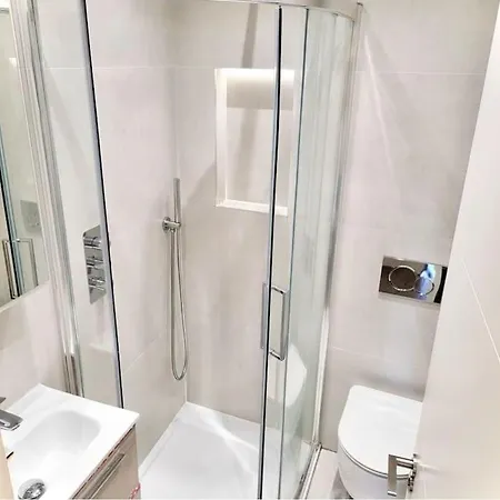 Apartment Luxuries 2 Bed Flat In Canary Wharf London