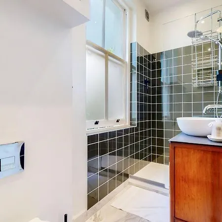 Apartment Beautiful 1 Bedroom In Shepards Bush London