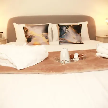 Wembley Luxury Holiday home *