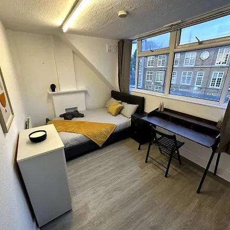 Wonderful 2 Bedroom On Tower Bridge London