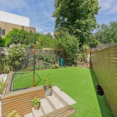 Apartment Beautiful Battersea By Clapham Junction By Underthedoormat London