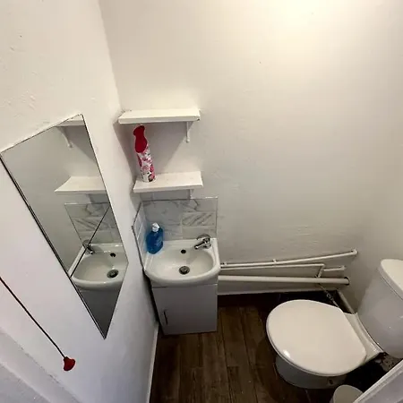 Apartment Spectacular 2 Bedroom On Tower Bridge London