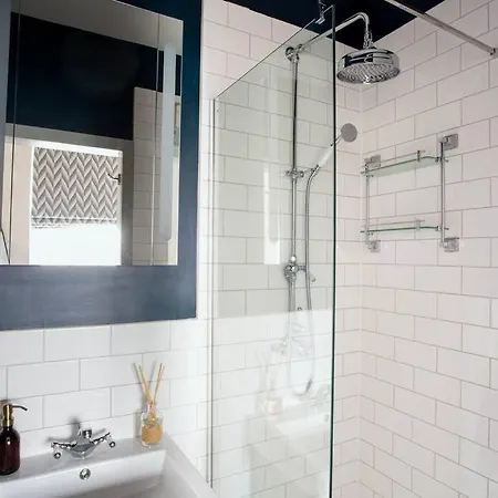Eden - Islington - 2 Bed With Terrace