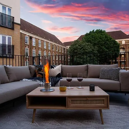Eden - Islington - 2 Bed With Terrace London