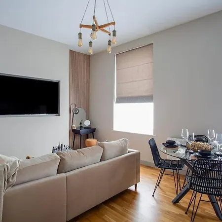 Eden - Islington - 2 Bed With Terrace London