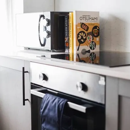 Eden - Islington - 2 Bed With Terrace Apartment *