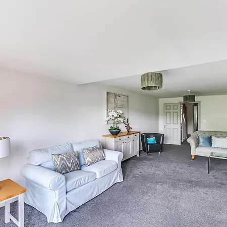 Hillcrest * Biggin Hill