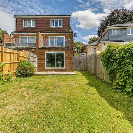Hillcrest * Biggin Hill