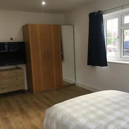 Cosy Private Studio With Quick Access To London * Orpington