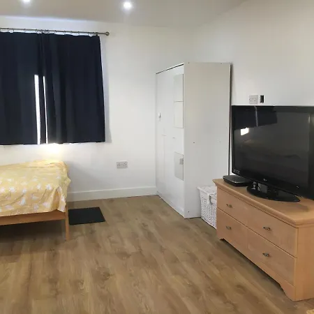 Cosy Private Studio With Quick Access To London