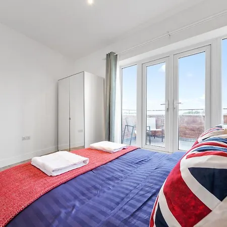 66 Station Road * Upminster