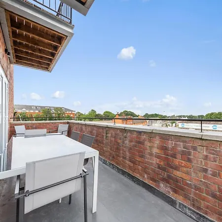 66 Station Road Apartment Upminster