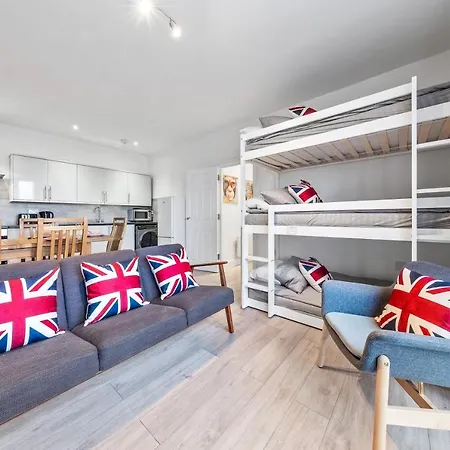 Apartment 66 Station Road *