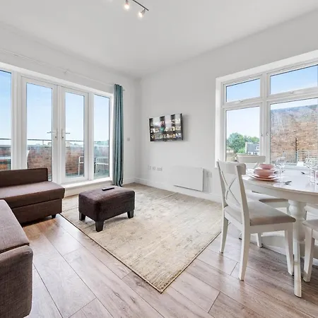 66 Station Road * Upminster
