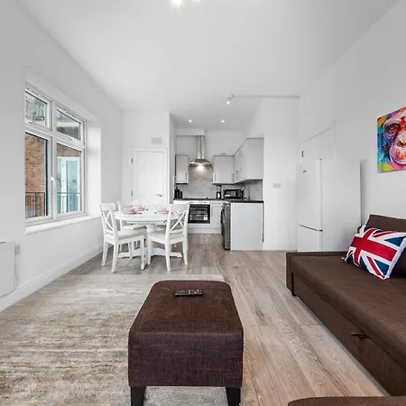 Apartment 66 Station Road
