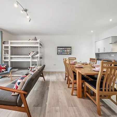 Apartment 66 Station Road *