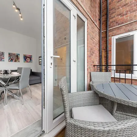 Apartment 66 Station Road *