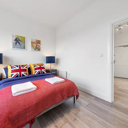 Apartment 66 Station Road