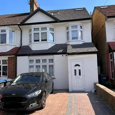 Gladstone Avenue