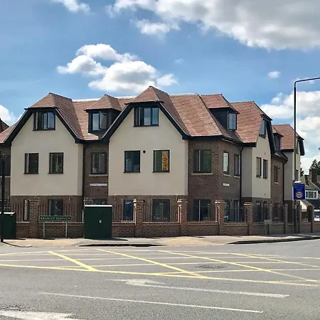 2 Bedroom 2 Bathroom 8 Including Free Parking Apartment Bromley