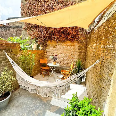 Modern Flat With King Bed, Garden & Outdoor Dining Apartment London