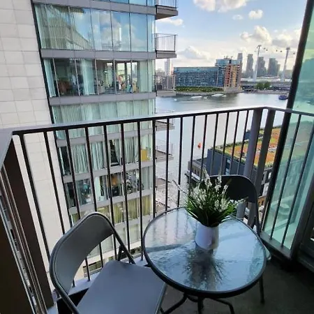Luxury 2 Bed Excel London