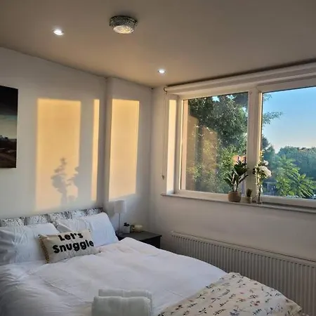 Astral 1 Bedroom Flat In London As36 * Norbury (Greater London)