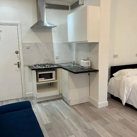 Apartment Remarkable 2-bed In London *