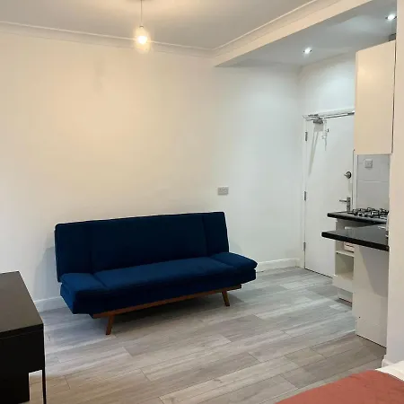 Apartment Remarkable 2-bed In London Ilford