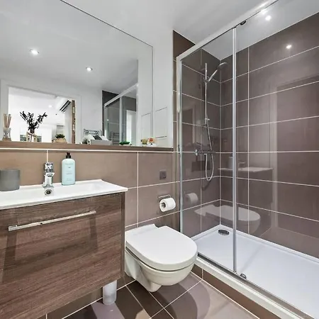 Beautiful Living Sleep 7 In Bp34 London