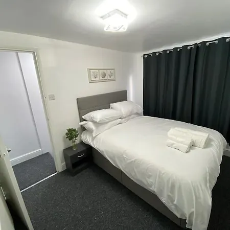2 Bedroom Flat In Appartement