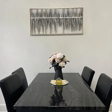 2 Bedroom Flat In Appartement