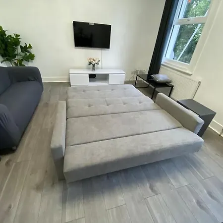 2 Bedroom Flat In Londres
